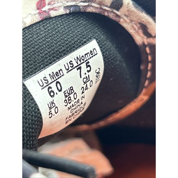 VANS ASPCA Cats Kittens Print Lace Up Unisex Sneakers Women's Size 7.5 Men's 6 - Picture 9 of 9